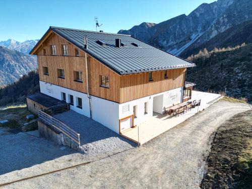 Brennero Hotel | Edelweisshütte Ladurns