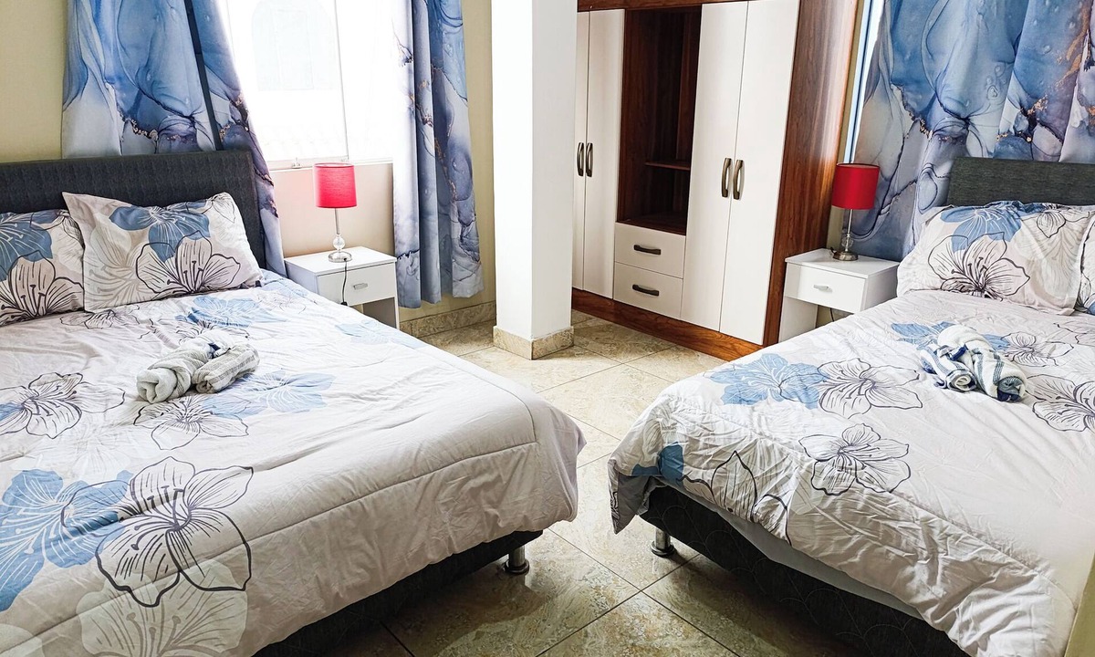 Monserrate Apartment | Elegant downtown apartment with garage, ideal for families and large groups.