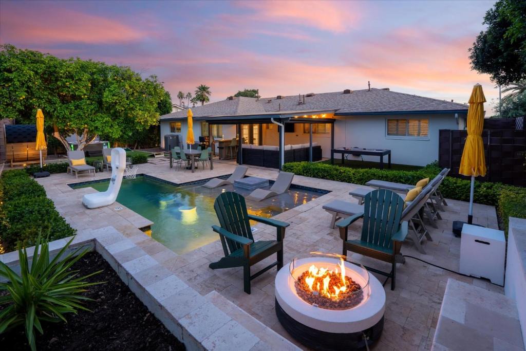 Village Grove House | Elevated Old Town Scottsdale Pool Spa Sauna Gym