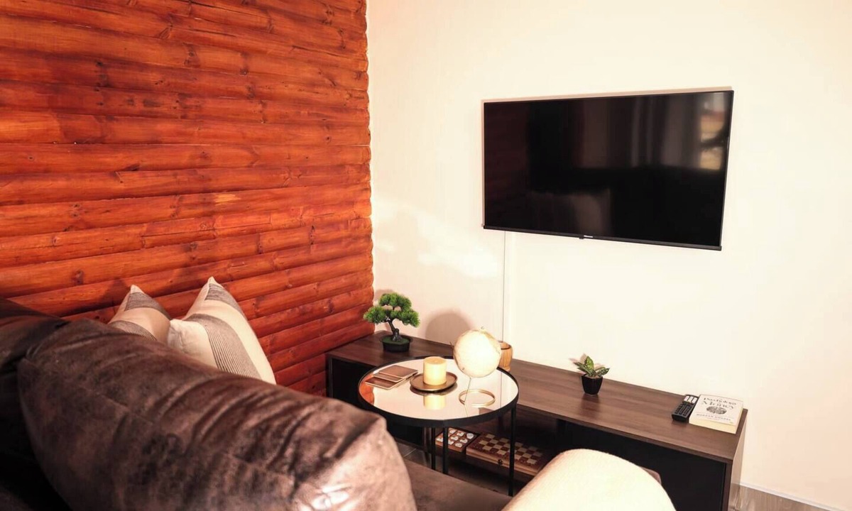 Riebeeckstad Cabin | Elite Garden Cabin – Cozy Hideaway in Welkom