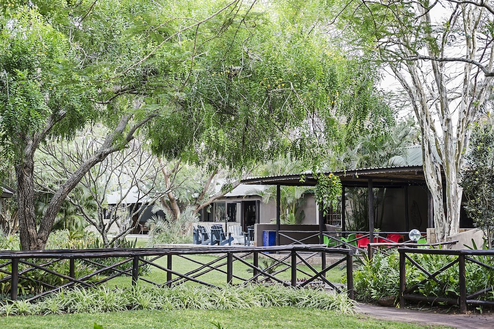 Hluhluwe Cabin | Emdoneni Lodge