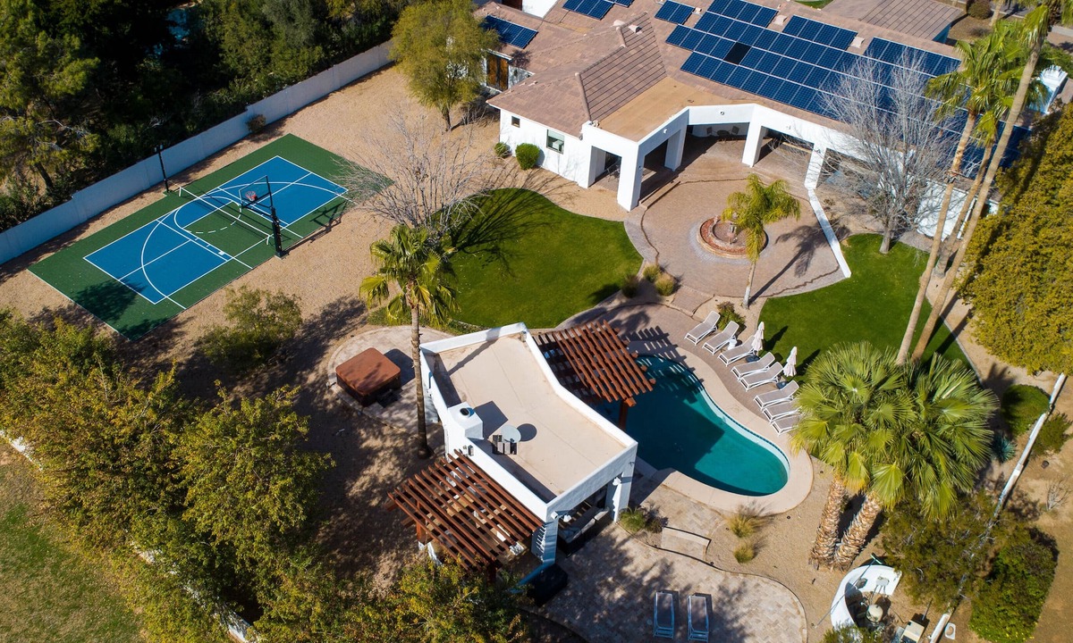 La Tierra Estates House | *Entertainers Paradise* Arcade/Golf Simu/Pickleball/Theater/Gym/Swim-up Bar!