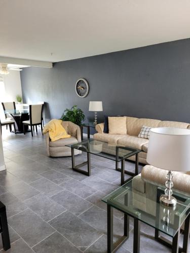 South Scottsdale Apartment | Entire 2 level townhouse in Old Town Scottsdale!