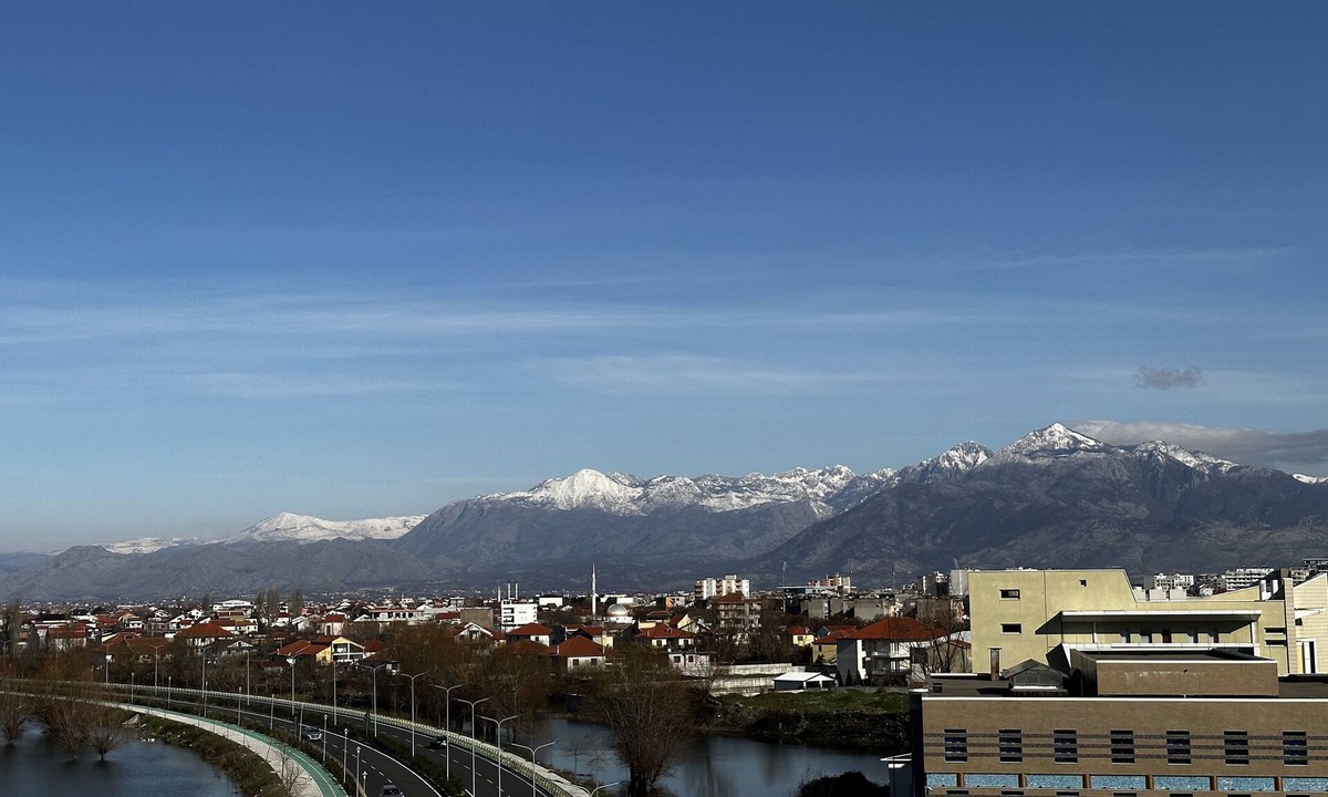 Shkoder Apartment | Entire apartment near lake and castle - couple/family friendly