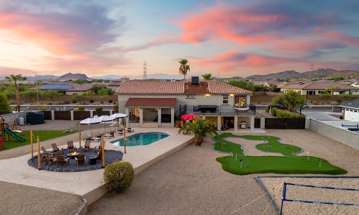 Peoria House | Epic AZ Stay: Pickleball, Putt Putt, Heated Pool