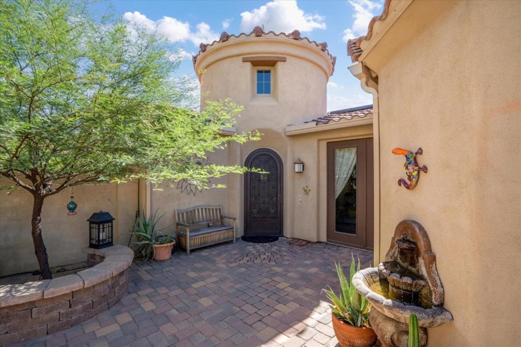 Estrella Mountain Ranch House | Estrella Golden Oasis Mountain view back yard!