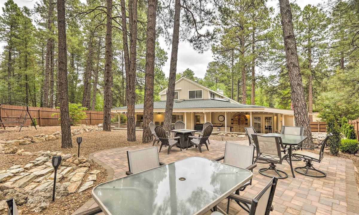 Flagstaff House | Expansive Flagstaff Family Retreat w/Media Room!