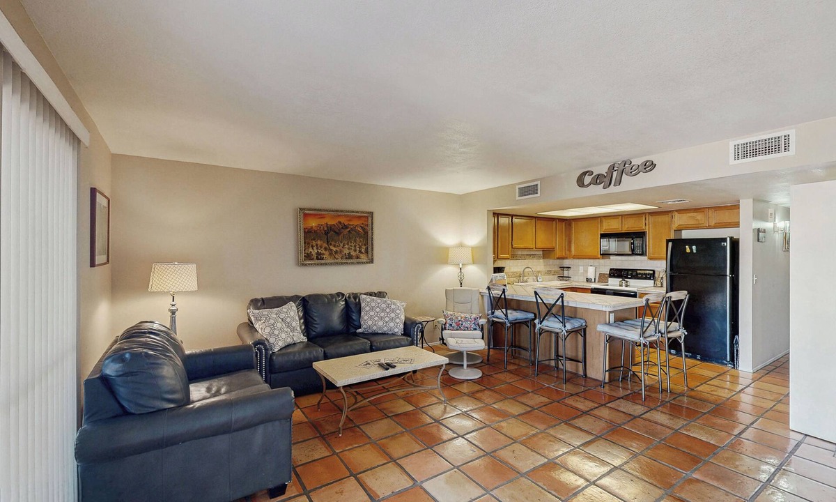 Tucson House | Extended Stay in Tucson! Dog-Friendly Townhome