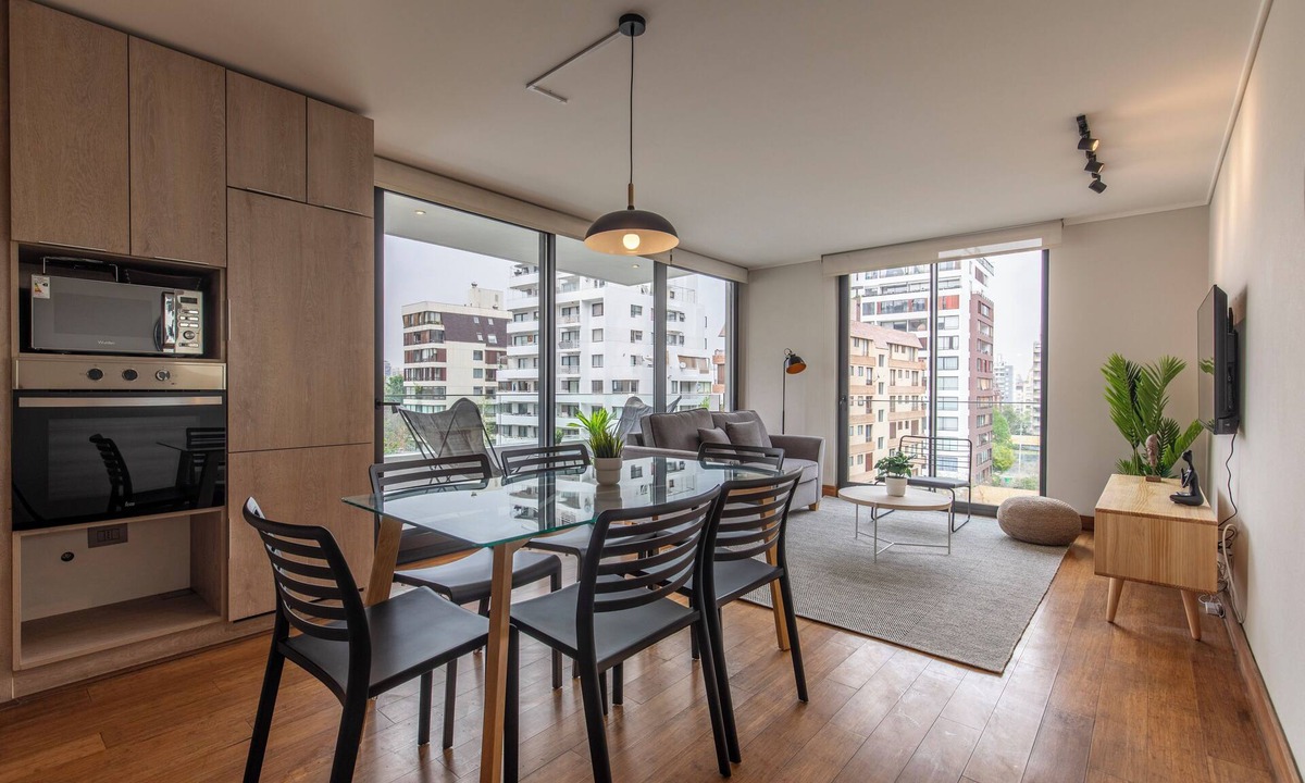 Santiago Apartment | Fabulous 2-bedroom apartment with AC in vibrant Las Condes