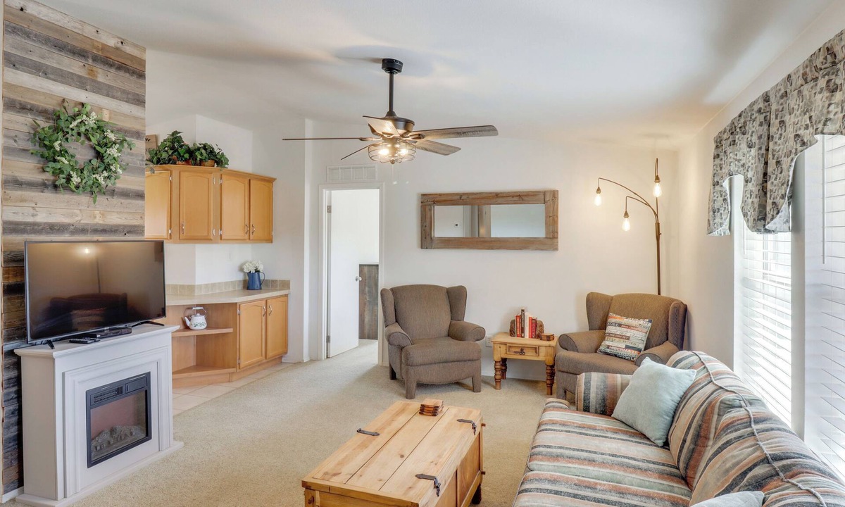 Show Low House | Family Show Low Getaway - 7 Mi to Town!