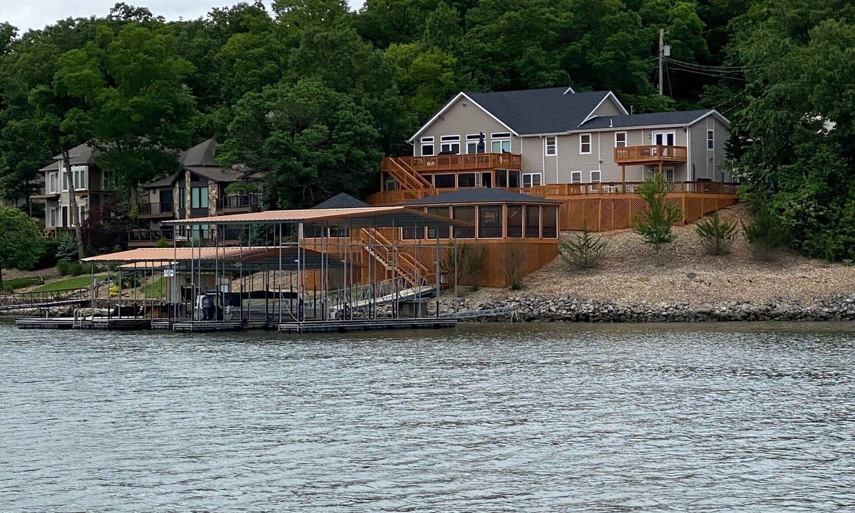 Shawnee Bend House | Fantastic Home on Point in Cove with Huge View, 'Private 13'x40' slip for guests
