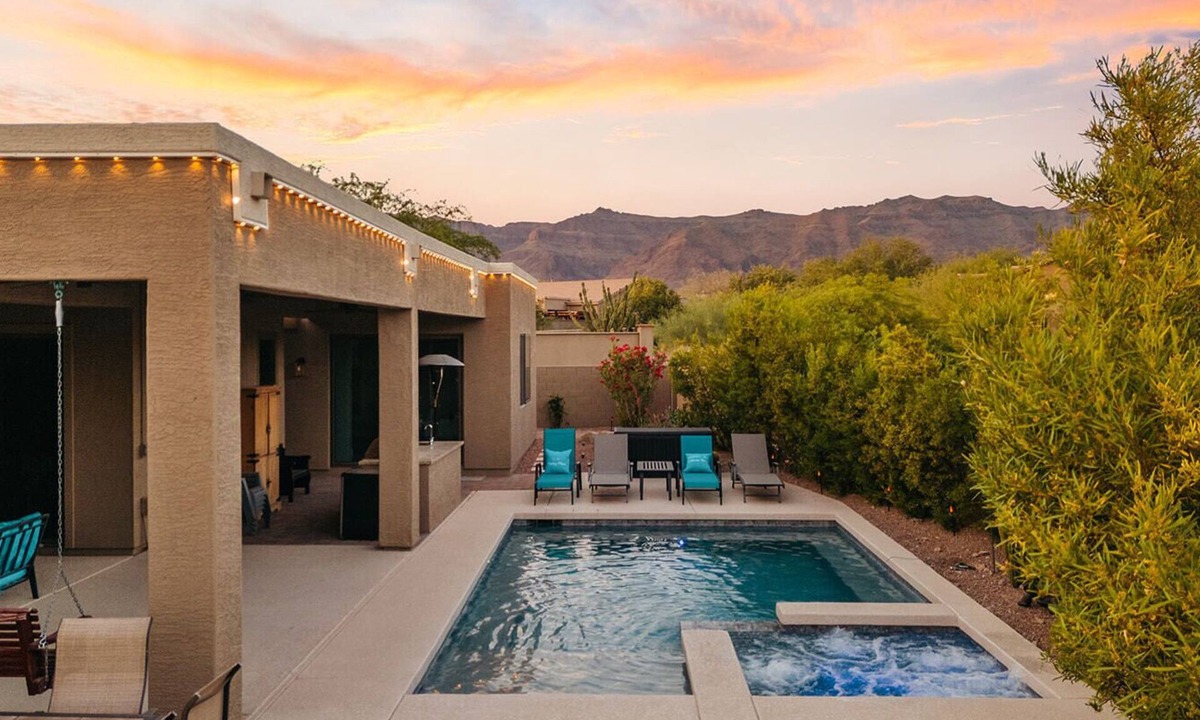 Gold Canyon Resort | Gold Canyon Bliss Mountain view resort near golf, hiking & lakes!