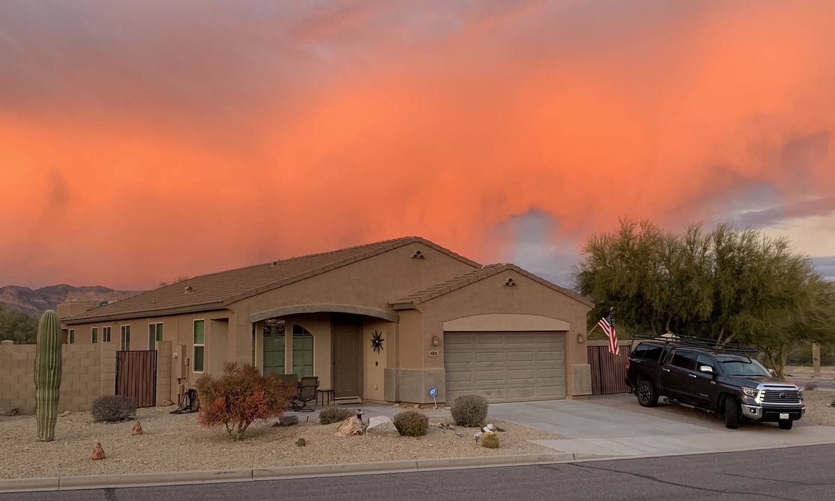 Entrada Del Oro House | Gold Canyon, Hot Tub, view of Superstition Mountains golfing, hiking, biking.
