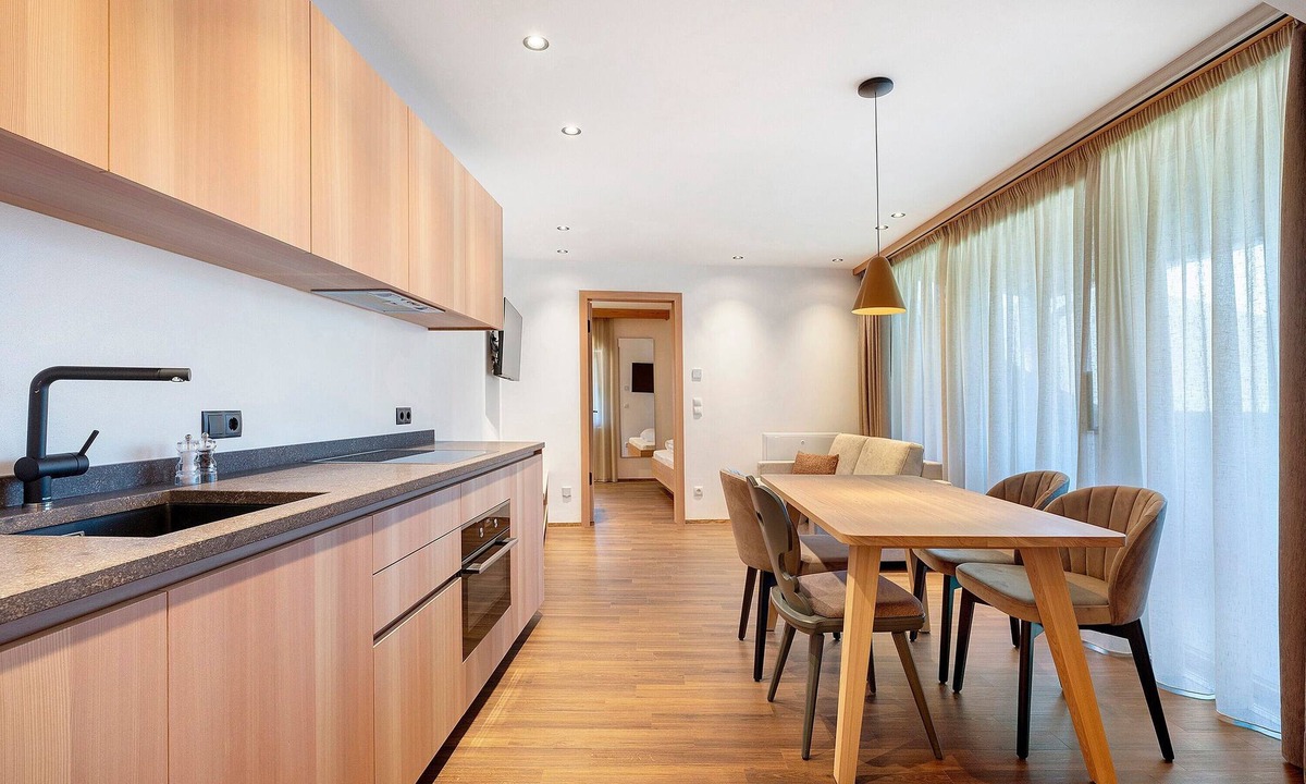 Trodena Apartment | Goldener Adler Apartment Classic 7 with Balcony, Sauna and Breakfast Included - new 2026