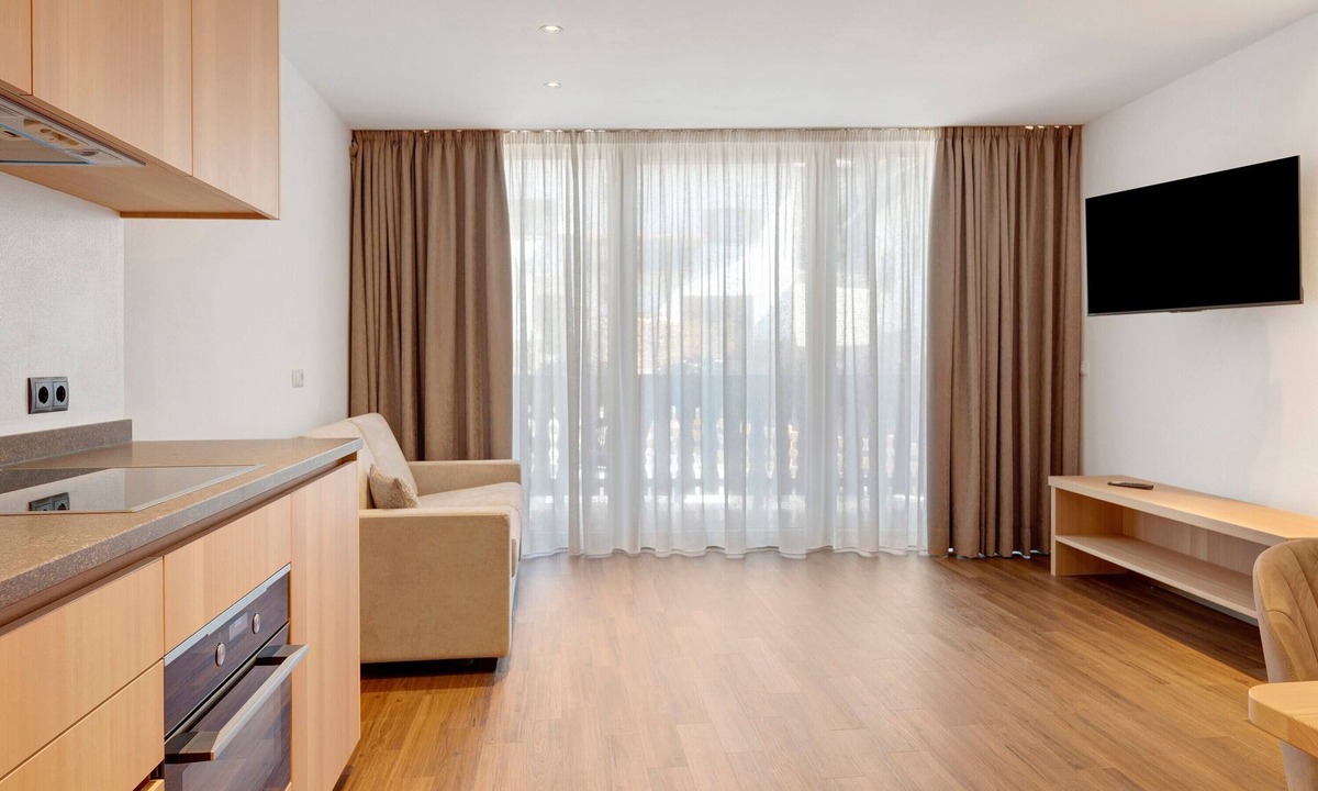 Trodena Apartment | Goldener Adler Apartment Comfort 8 with Balcony, Sauna and Breakfast Included - new 2026