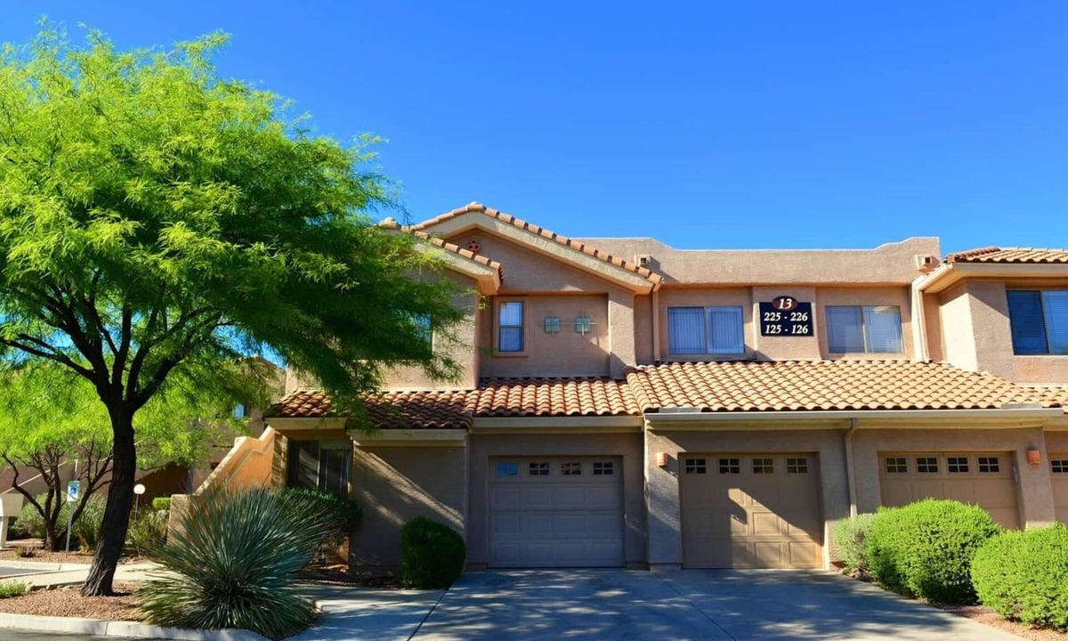 Rancho Vistoso Apartment | Gorgeous 3-Bedroom Oro Valley Condo: Views, Pool & Spa