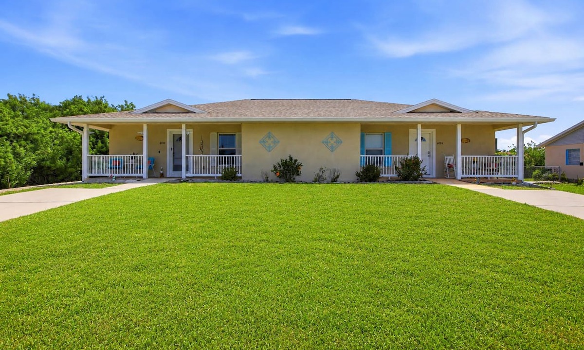 Englewood East House | Gorgeous master unit w 2 full kitchens