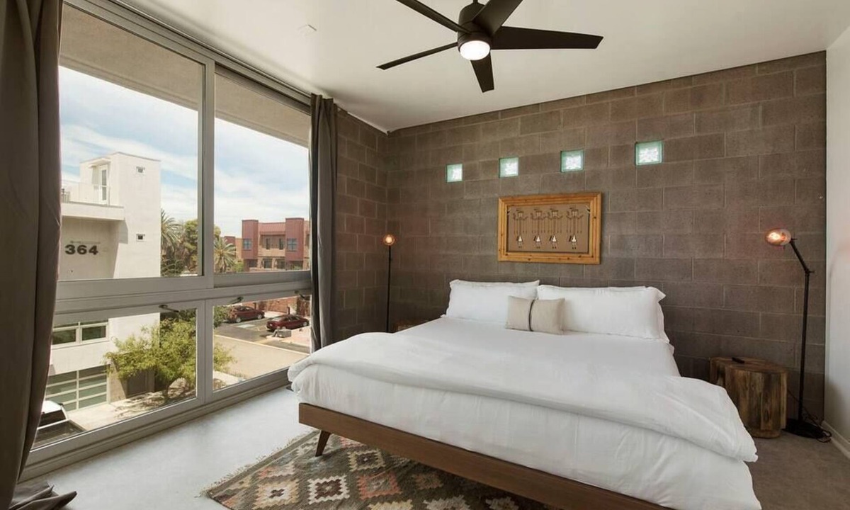 Riverside Apartment | Gorgeous Modern 2 Bedroom Apartment with Pool