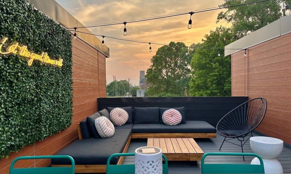 New Pathways Villa | Group Adventure Hub w/Private Roof Deck!