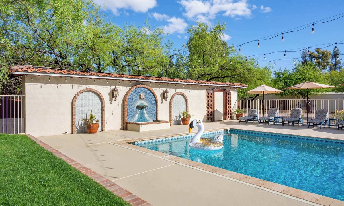Tanque Verde House | Groups, Resort-Style Amenities & Pool Solana #5