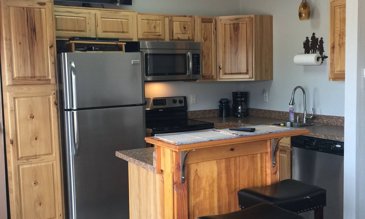 Florence House | Guesthouse, with quail, cactus, & desert.
