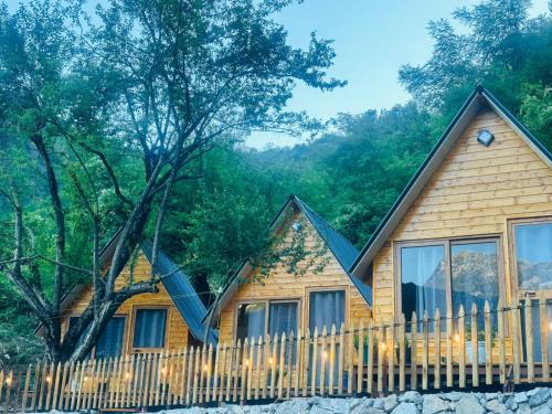 Shale Hotel | Guesthouse Zhari