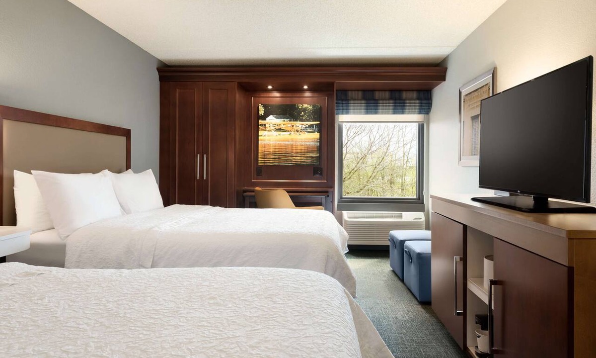 Appleton Hotel | Hampton Inn Appleton-Fox River Mall Area