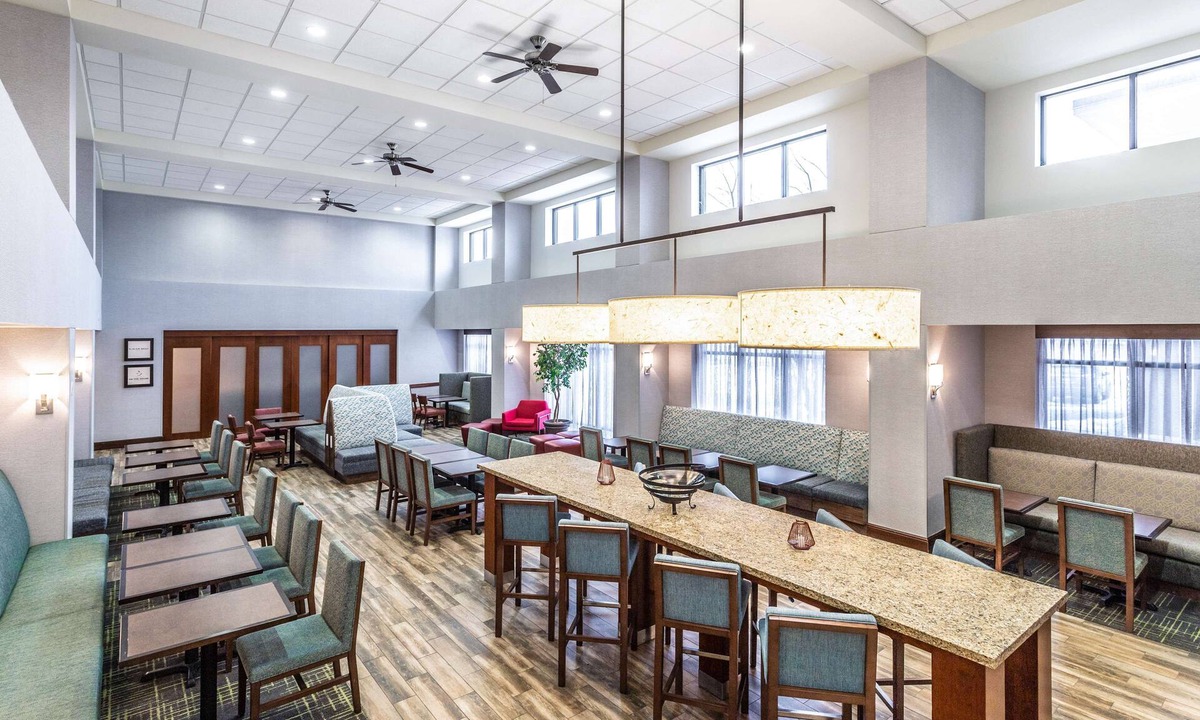 South Loop Hotel | Hampton Inn Suites Minneapolis St Paul Arpt-Mall of America