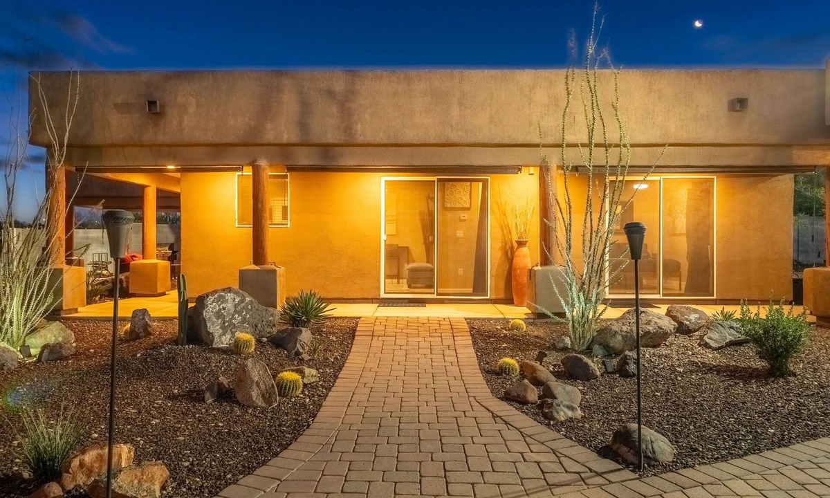 Peoria Villa | Happy Valley Casita in Peoria w/Batting Cages!