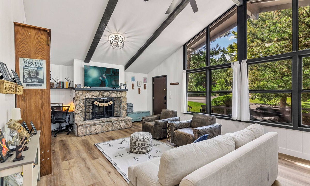 Flagstaff House | Harry Potters Hideaway-Walking distance to everything! Golf, food, coffee shops