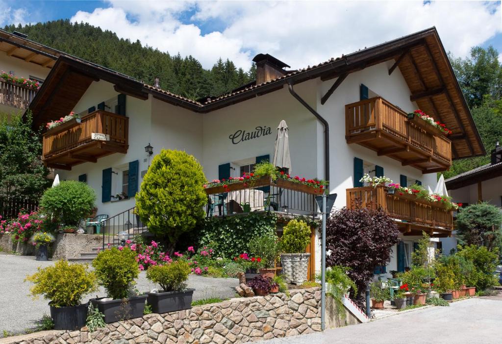Nova Levante Bed & Breakfast | Haus Claudia B&B