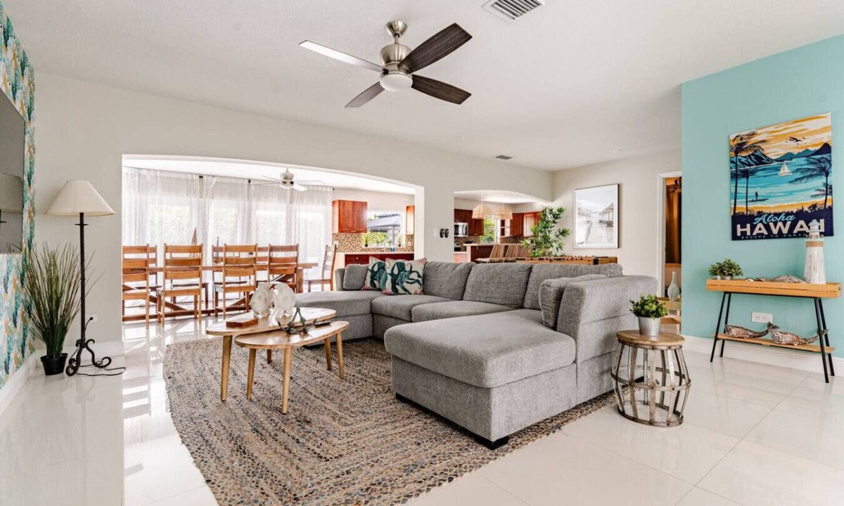 University Park House | Hawaii Paradise on Miami 4BR Big Pool