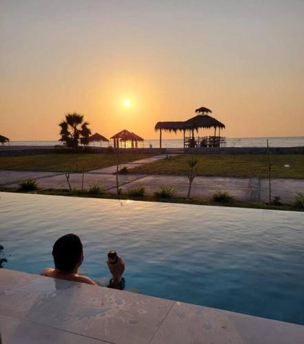 Chincha Baja House | HERMOSA CASA CON PISCINA FRENTE AL MAR - PRIMERA FILA