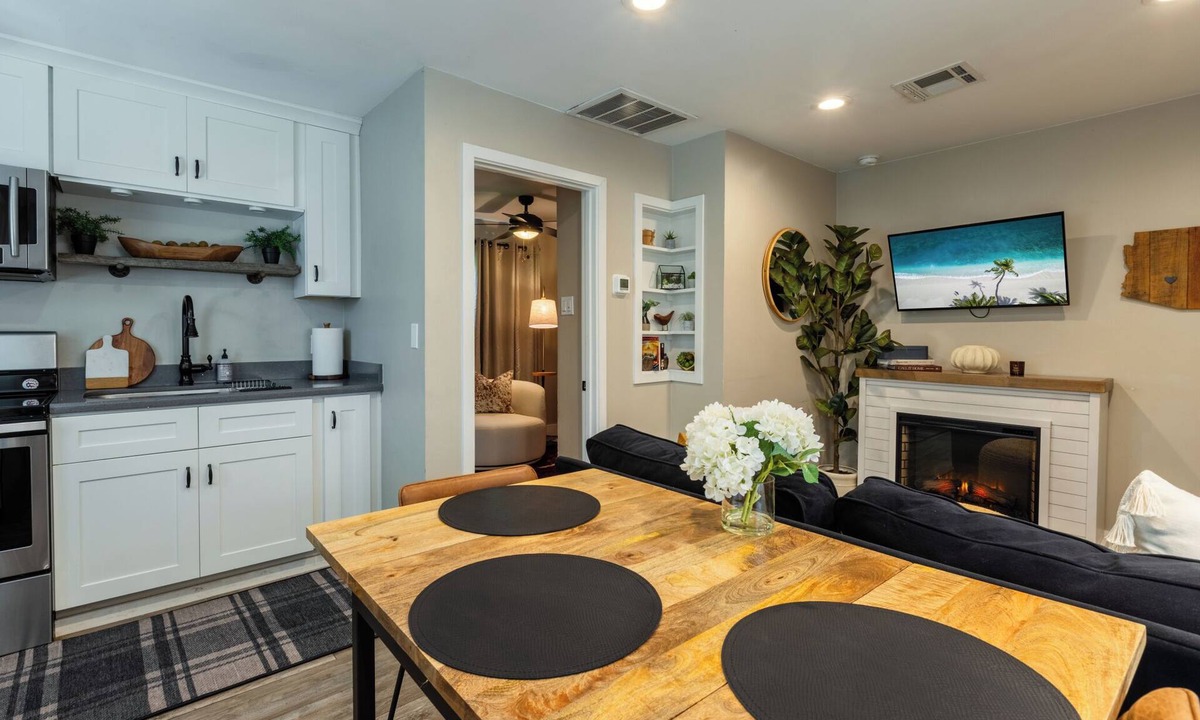 Pierson Place Historic District House | High-End Cowboy Casita in Historic Phoenix with Private Patio & BBQ