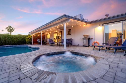 Paradise Valley Village House | Hilde Homes Relaxing Villa Heated Pool & Hot Tub