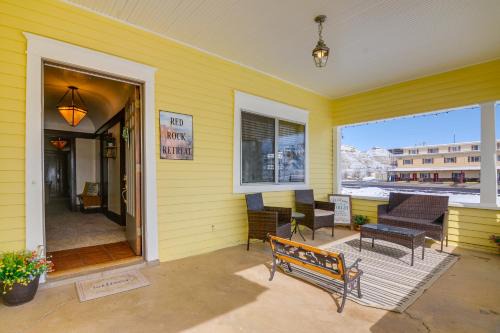 Cannonville House | Historic Bryce Canyon Basecamp w/Game Room!