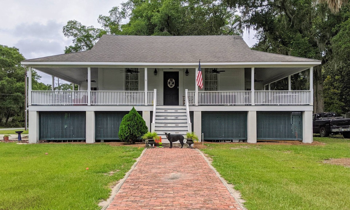 St. Marys House | Historic "Cannon Ball" House Close to Cumberland ferry and historic down town.