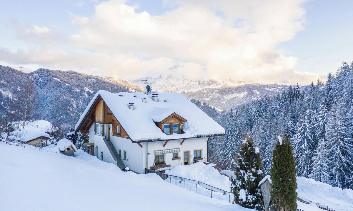 San Martino in Badia Apartment | Holiday Apartment B in House Belodei with Mountain View & Wi-Fi; Parking Available