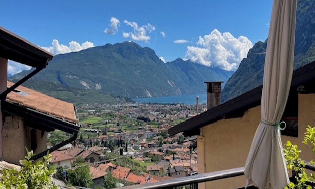 Cologna Apartment | Holiday Apartment with Stunning Views Above Riva del Garda