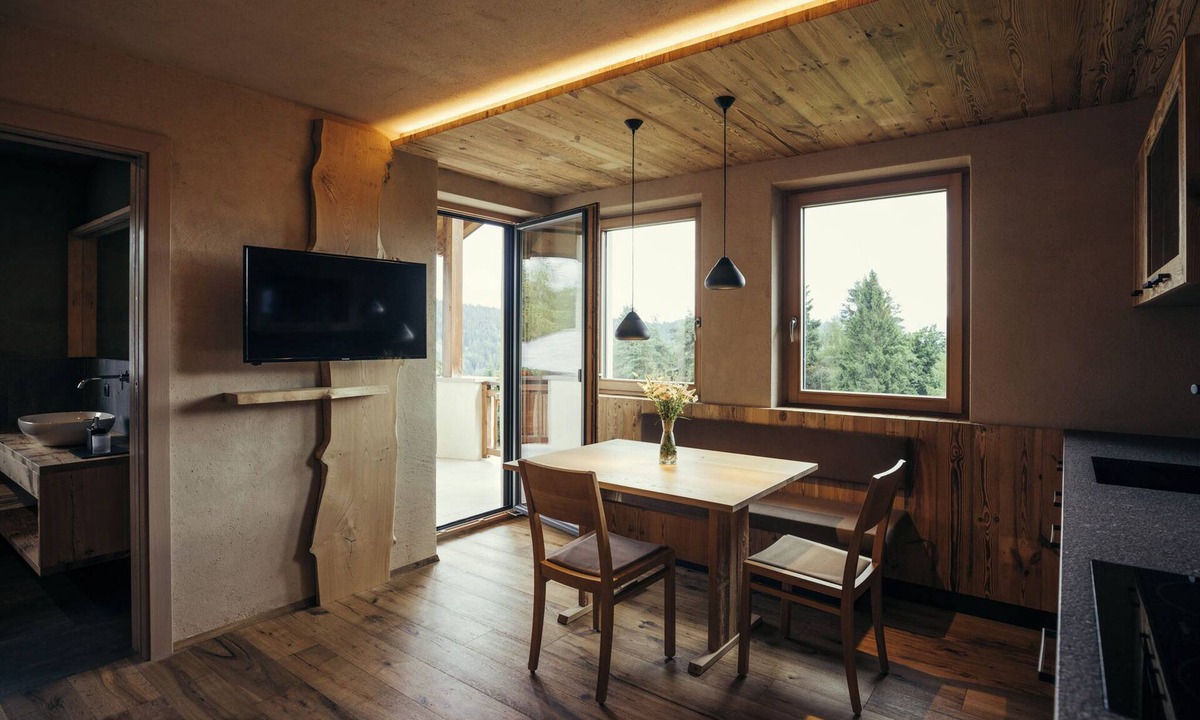 Verano Apartment | Holiday Apartment "Obertimpflerhof Rosi" with Mountain View, Balcony & Wi-Fi