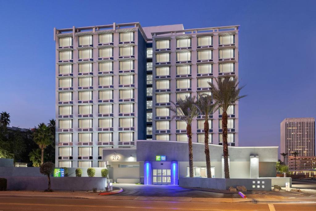 Encanto Hotel | Holiday Inn Express & Suites Phoenix - Midtown, an IHG Hotel