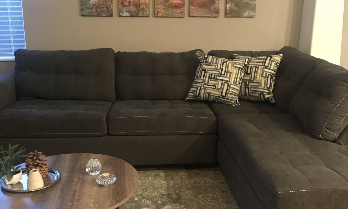Tramonto House | Home in the North Phoenix desert hills Great for families and multiple couples.