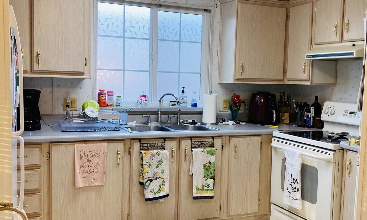 Cooper Commons House | Home Share in Quaint Villa in 55+ Golf Resort. Private bedroom and bathroom.
