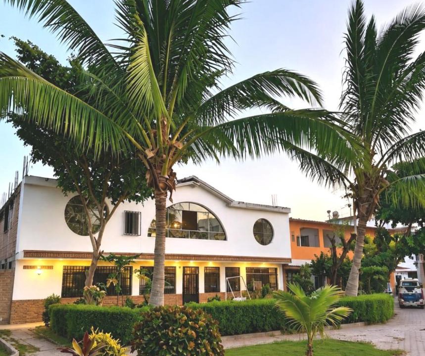 Talara House | Hospedaje Los Cocos House Talara- a pocos minutos del aeropuerto, centro de la ciudad y zonas de comercio
