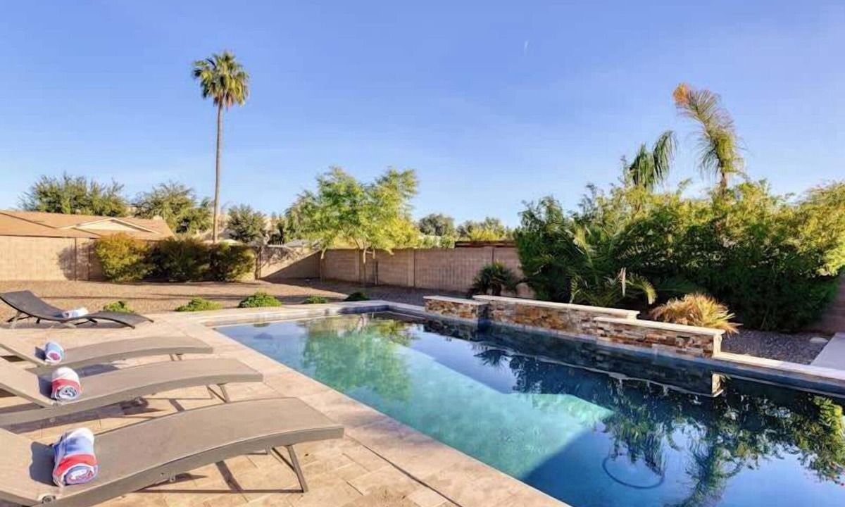 Roadrunner Estates East House | HOT Deals Beautiful Pool Desert Retreat
