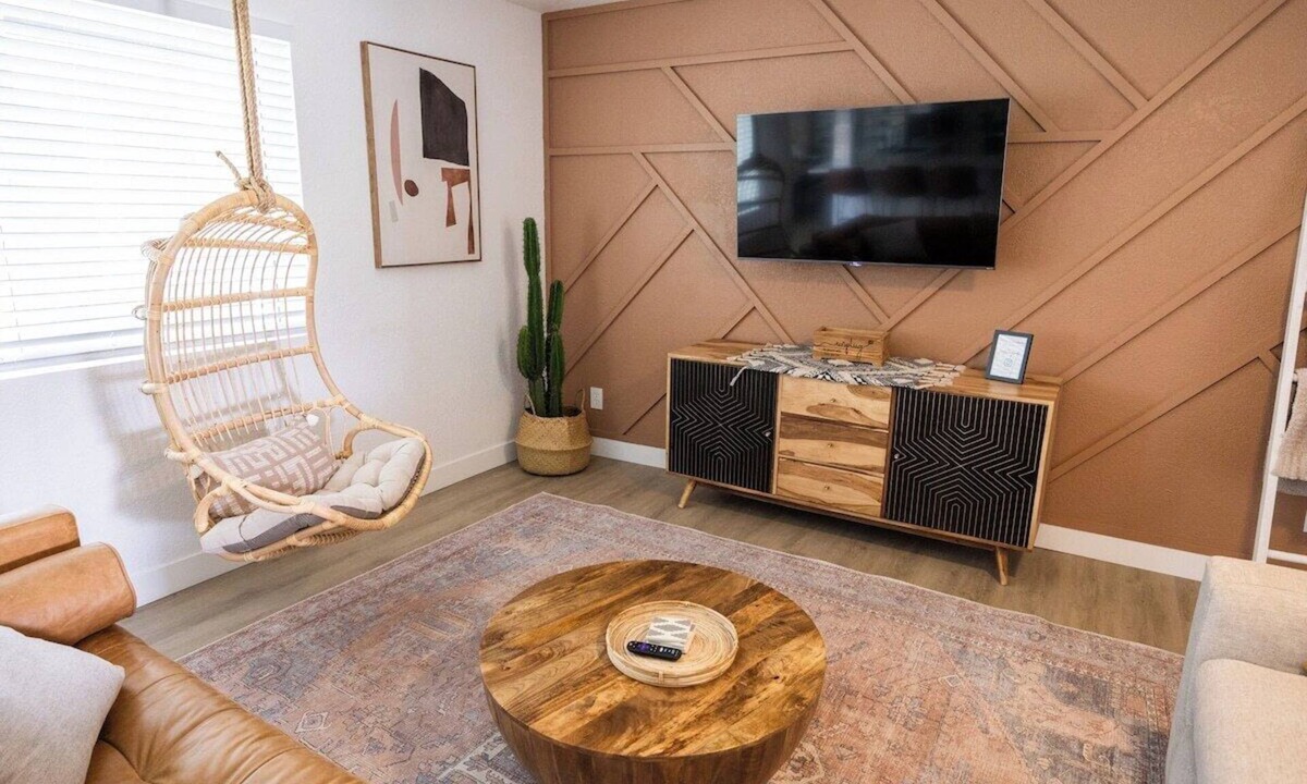 Gilbert House | Hot tub , cruisers, Putting Green & Pet Friendly