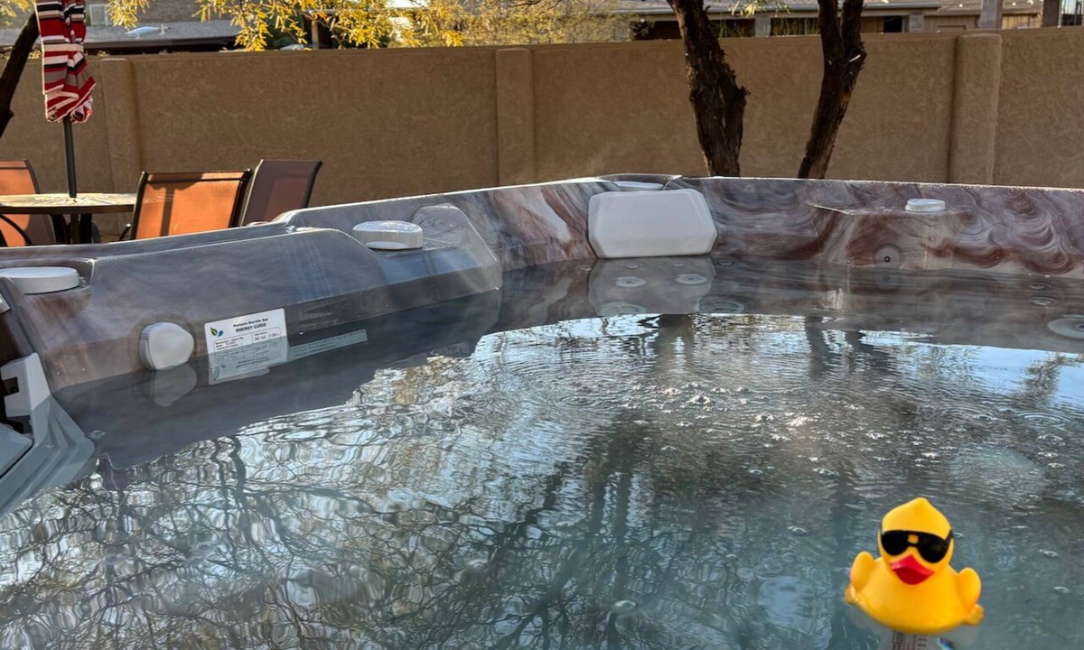 Westside Development House | Hot tub stargazing, pet friendly! Downtown & hiking nearby.
