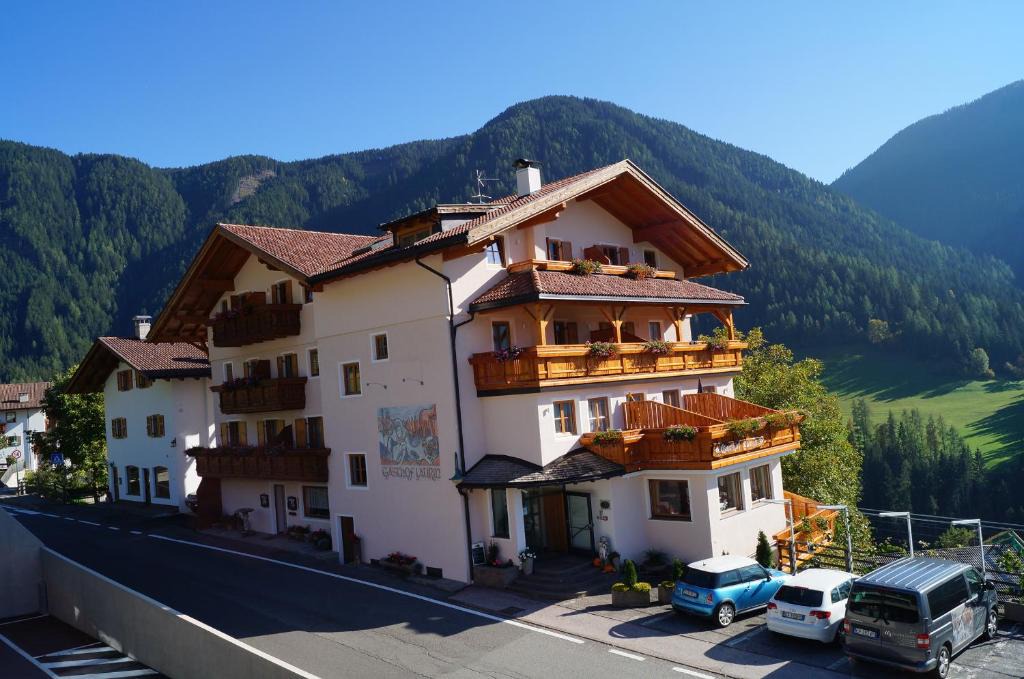 Tires Hotel | Hotel Laurin