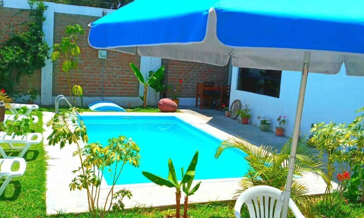 Ica House | house with garden and pool overlooking the dunes.