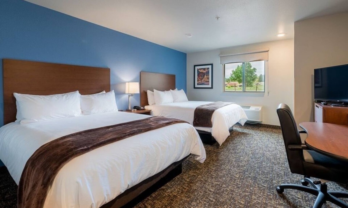 Grant Creek Hotel | Ideal Room for Small Families w/Kitchenette Near A Carousel for Missoula